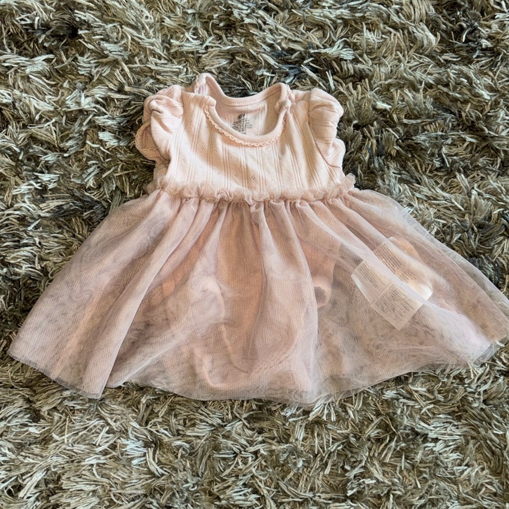 ❤️H&M Pink Dress with Puff Sleeves and Crew Neck